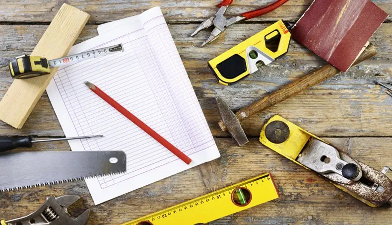 SAW, SCREWDRIVER, HAMMER, SPIRIT LEVEL, PLIERS