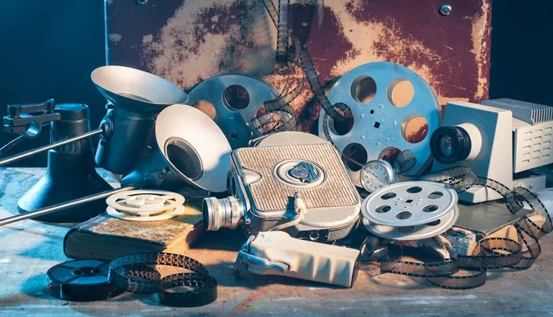 PROJECTEUR, BOBINE, PELLICULE, LIVRE, FOUILLIS