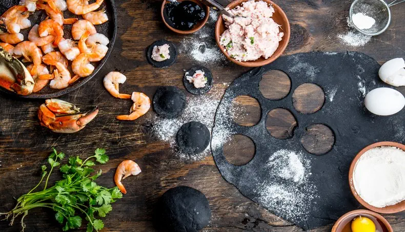 UMPLUTURĂ, CORIANDRU, CREVETĂ, CLESTE DE CRAB, ALUAT