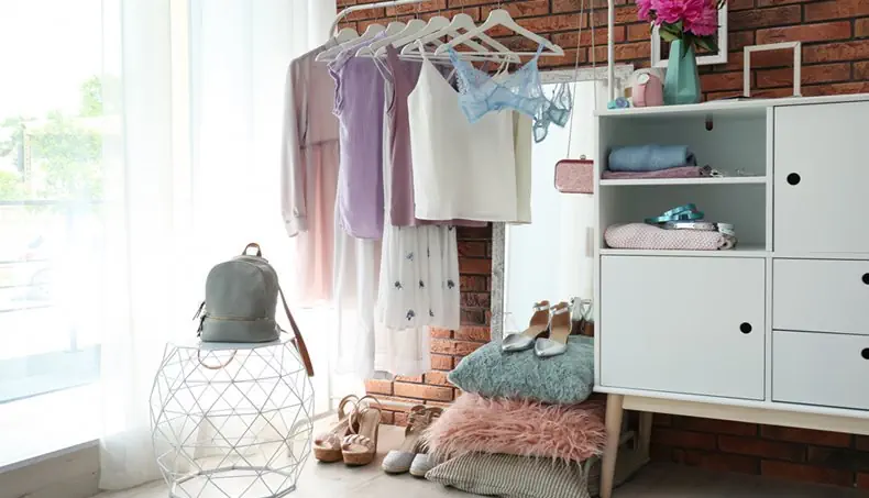 DRESSING ROOM, BACKPACK, BOUQUET, BRA, CLUTCH