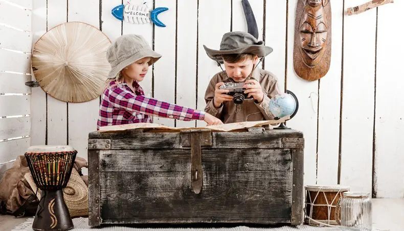 CHEST, SUNHAT, MASK, GLOBE, MAP