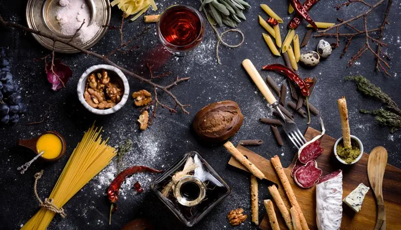 WALNUSS, SPAGHETTI, ZWEIG, WACHTELEIER, PENNE