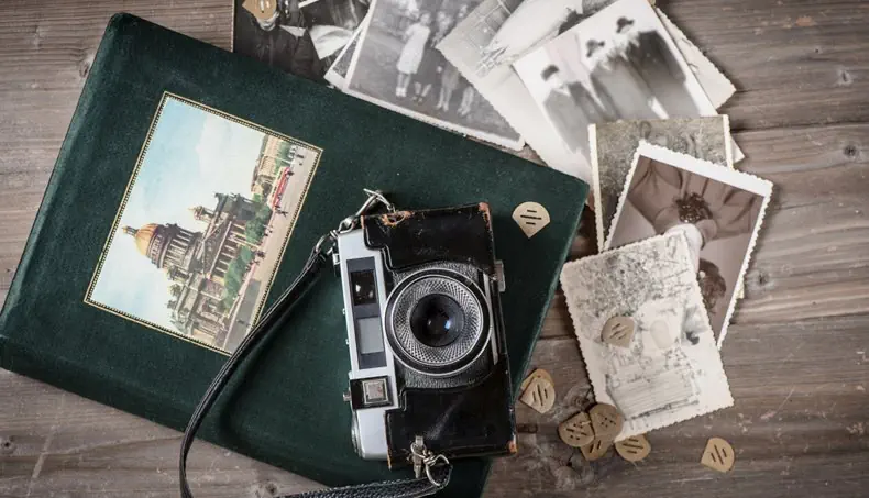 CAMERA, PHOTO ALBUM, CATHEDRAL, PHOTO, STRAP