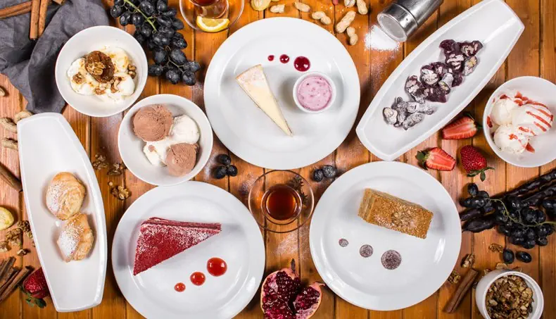 ICE CREAM, SYRUP, CAKE, DESSERT, GRAPES