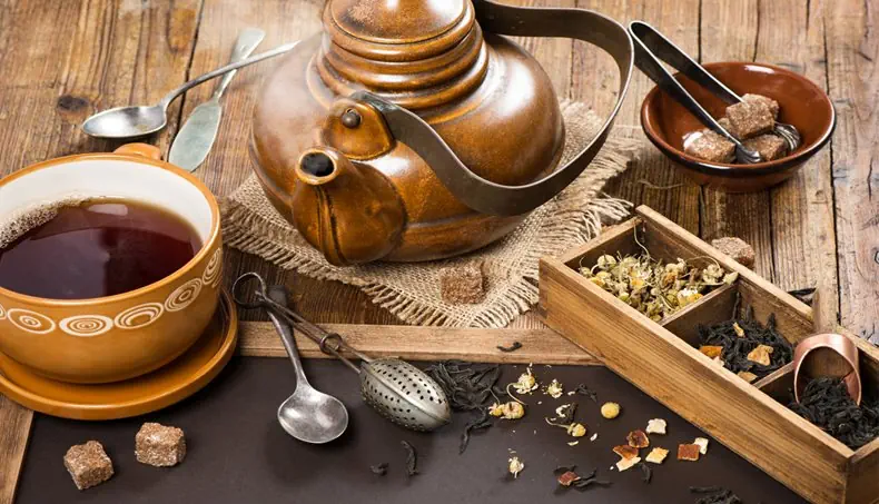 TÉ, VAPOR, AZÚCAR, CUCHARA DE TÉ, MANZANILLA