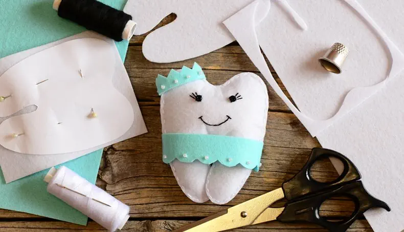 THREAD, PINS, SCISSORS, FELT, CROWN