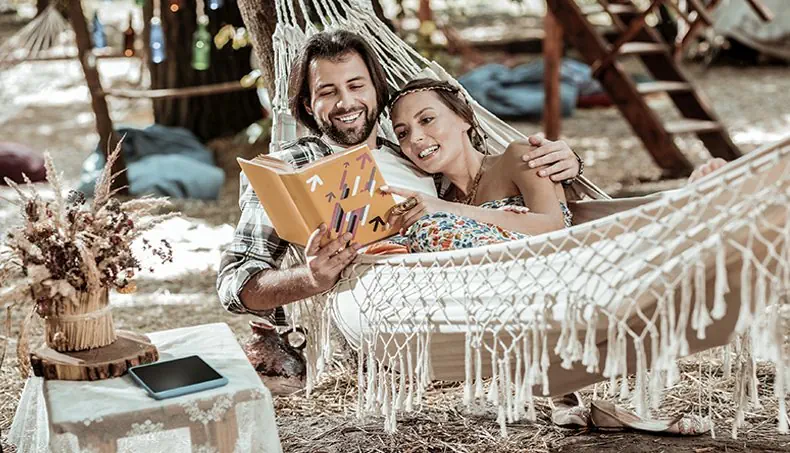 HAMMOCK, FRINGE, ARROW, TABLET, READING