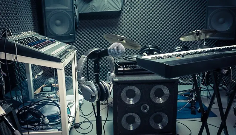 HEADPHONES, SYNTHESIZER, MICROPHONE, SPEAKERS, STUDIO