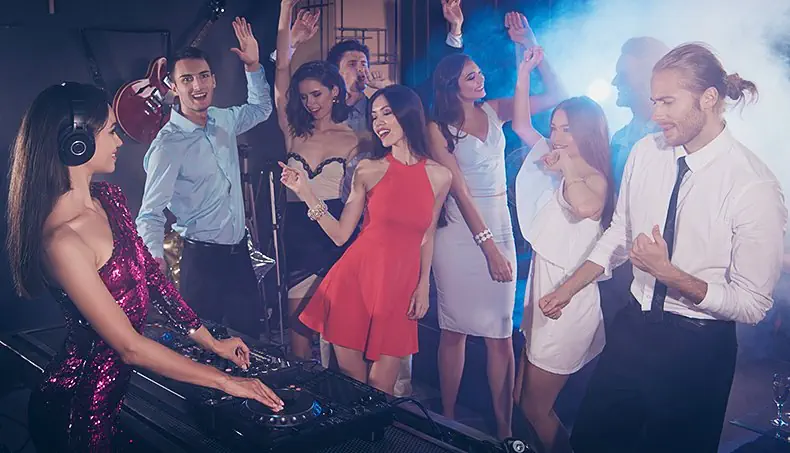DJ, VYSOKÝ DRDOL, DISKOTÉKA, KYTARA, MIXÁŽNÍ PULT