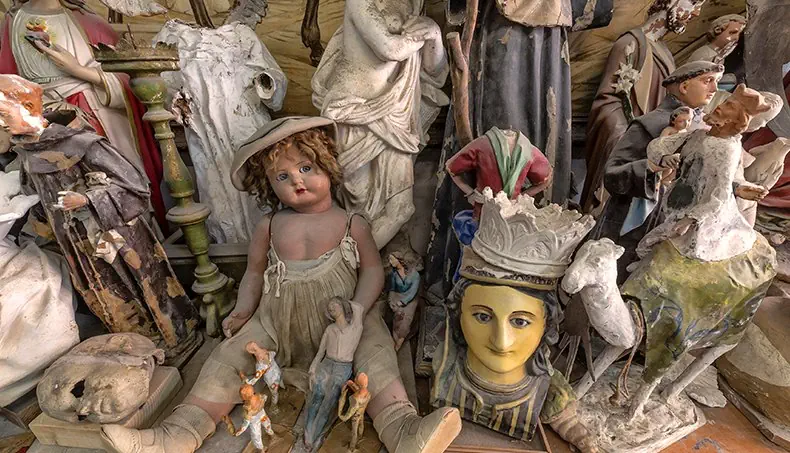 DOLL, STATUETTE, CAMEL, CROWN, MONK