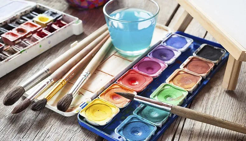 PAINTBRUSH, WATERCOLORS, GLASS, WATER, WOOD