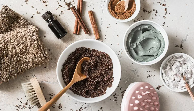 SCRUB, MASK, MASSAGER, SPONGE, CINNAMON
