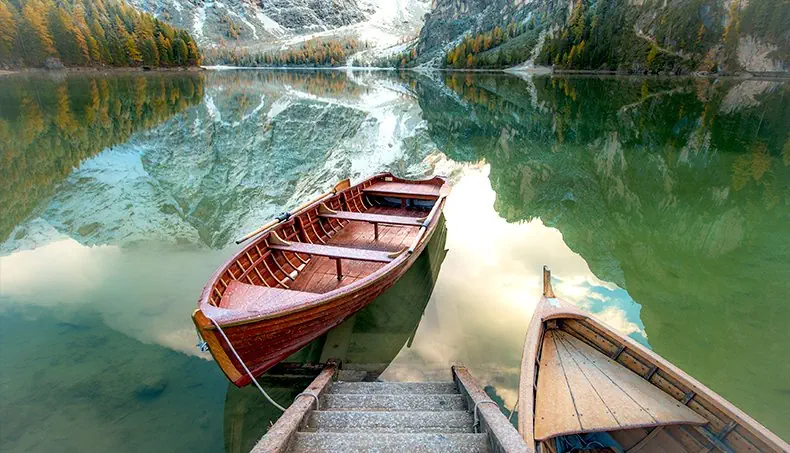 BOAT, PADDLE, STAIRS, REFLECTION, MOUNTAIN