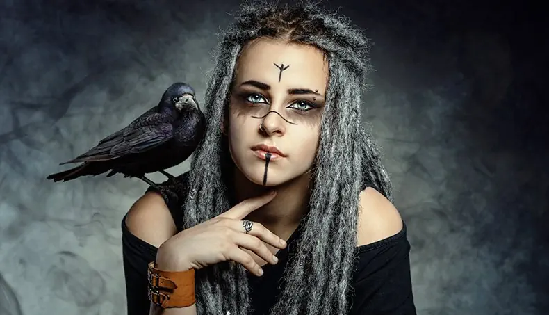 DREADLOCKS, RAVEN, GOTHICISM, PIERCING, BRACELET