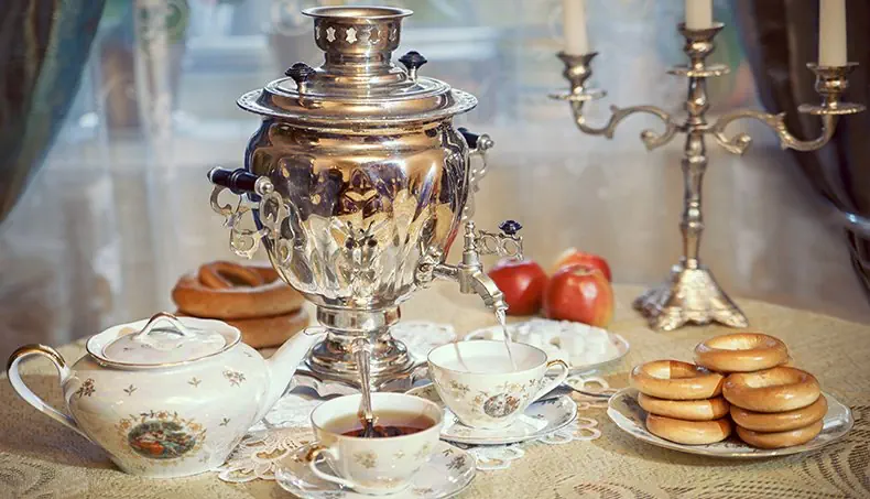 SAMOVAR, VÁLVULA, MANZANAS, AZÚCAR, TÉ