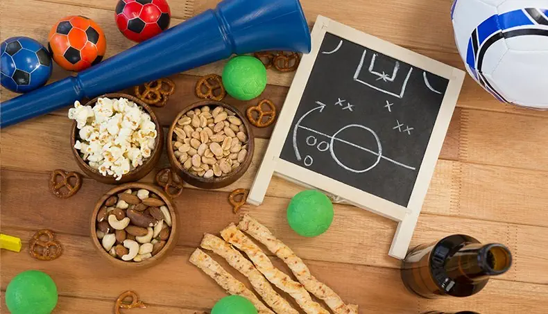 STRATEGY, POPCORN, VUVUZELA, SNACK, PEANUTS