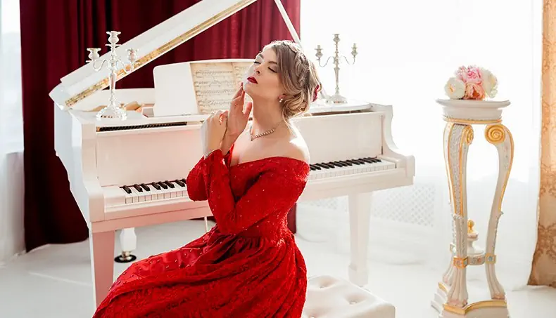 BLANC, PIANO, CANDÉLABRE, ROBE, TOUCHES