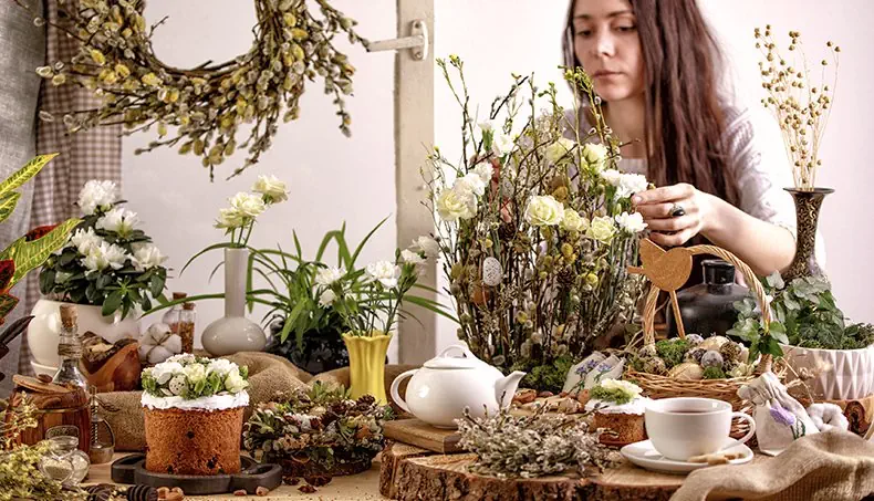 CHAPLET, KULICH, CATKINS, FLORIST, VASE