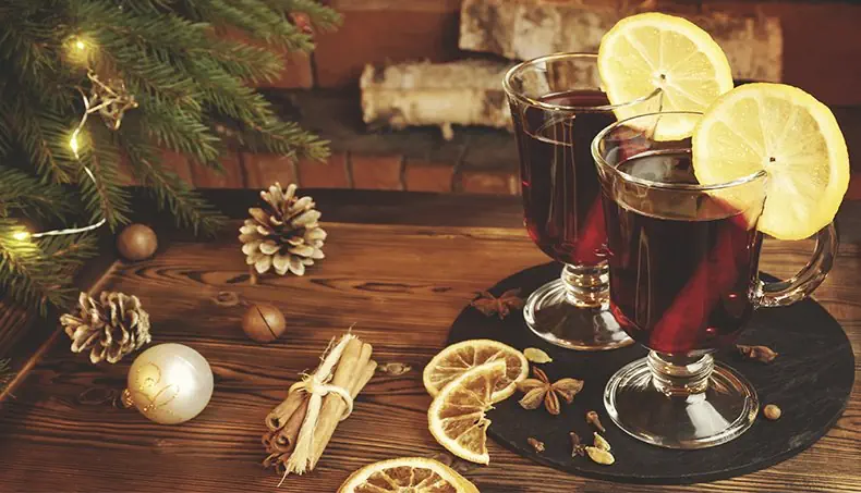 MULLED WINE, STAR ANISE, LEMON, CINNAMON, MACADAMIA