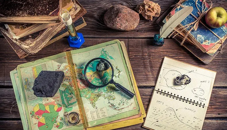 GÉOGRAPHIE, CARTE, ATLAS, TUBE À ESSAI, PLUME