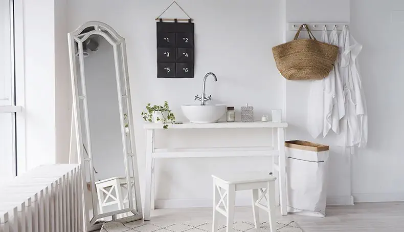 MIRROR, SINK, STOOL, COAT RACK, BAG