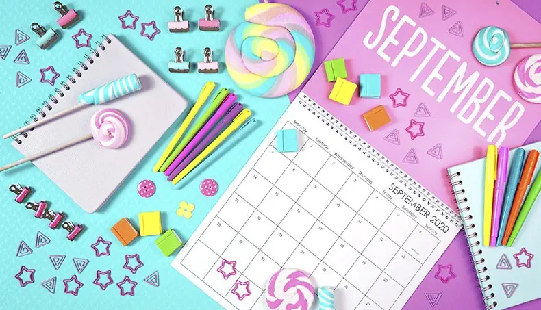 LUNĂ, NASTURE, ACADEA, SPIRALĂ, CALENDAR