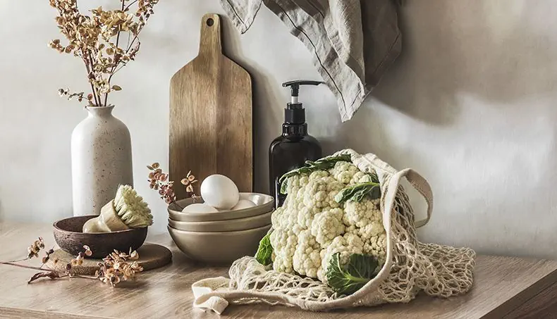 BRUSH, BOWL, CAULIFLOWER, STRING BAG, CUTTING BOARD