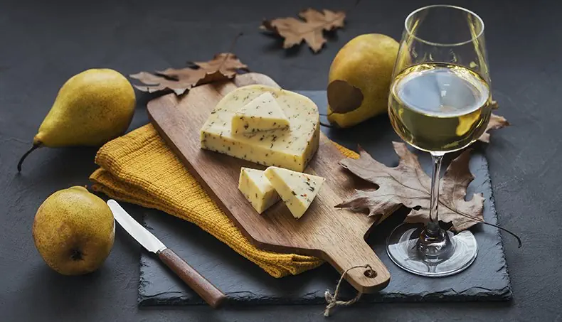 VIN BLANC, COUTEAU, POIRE, CHÊNE, FROMAGE