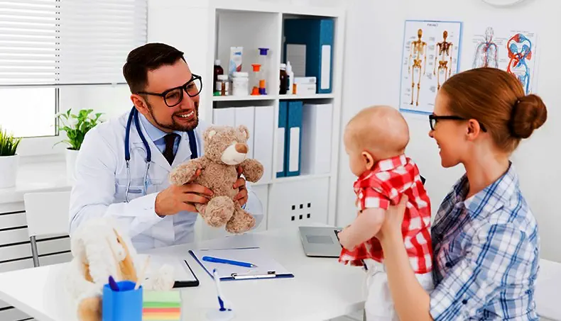 PÉDIATRE, NOURRISSON, EXAMEN, MAMAN, STÉTHOSCOPE
