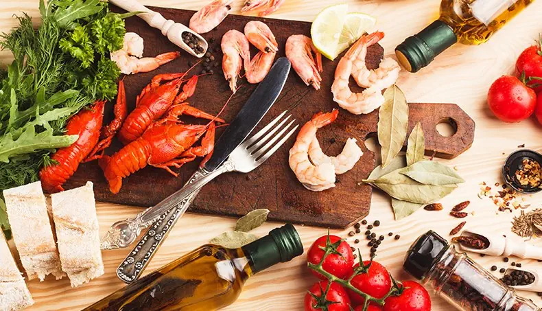HERBES, LANGOUSTINE, CREVETTE, POIVRE, HUILE
