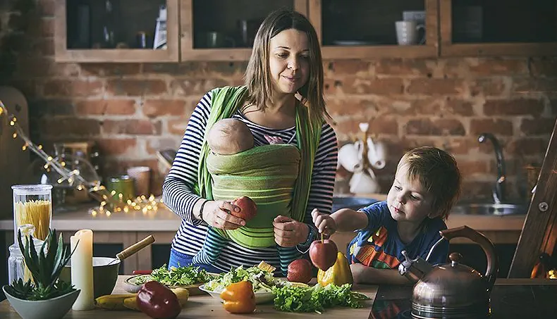 PORTE-BÉBÉ, MAMAN, FILS, NOURRISSON, TELNYASHKA