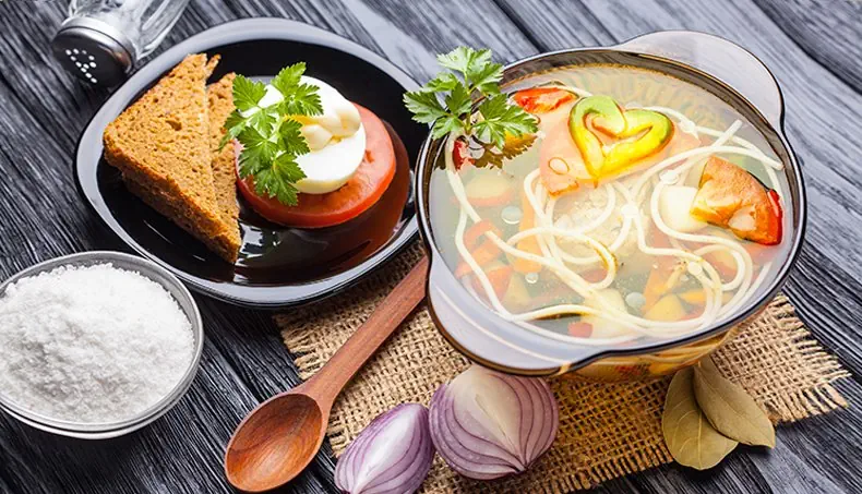 OIGNON, SOUPE, POIVRIER, SEL, TOMATE