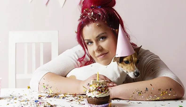 CONFETTI, CUPCAKE, PET, EARLOCK, CHAIR