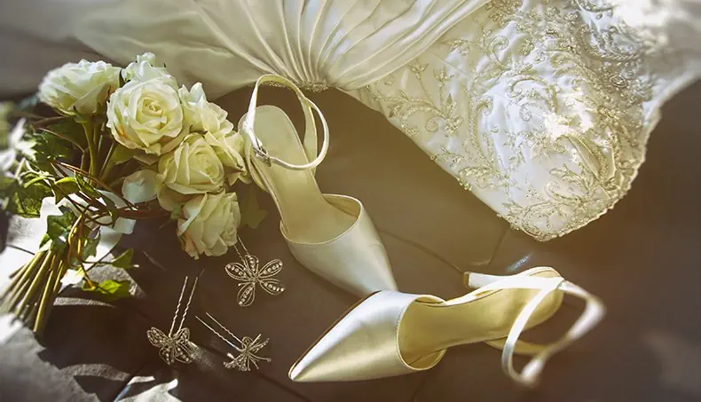 CHAUSSURES, BOUQUET, ROSE, BLANC, BRODERIE