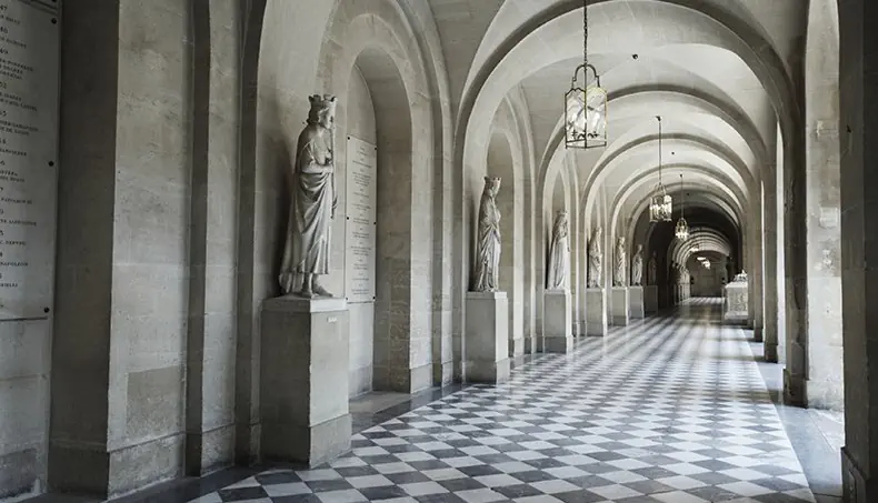 ARCHE, NICHE, PLAQUE, STATUE, PASSAGE VOUTÉ