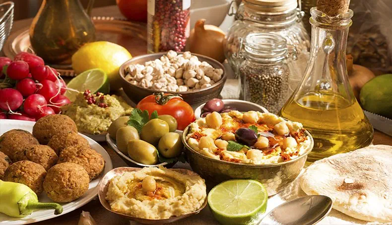 HOUMOUS, FALAFEL, POIS CHICHE, RADIS, OLIVE