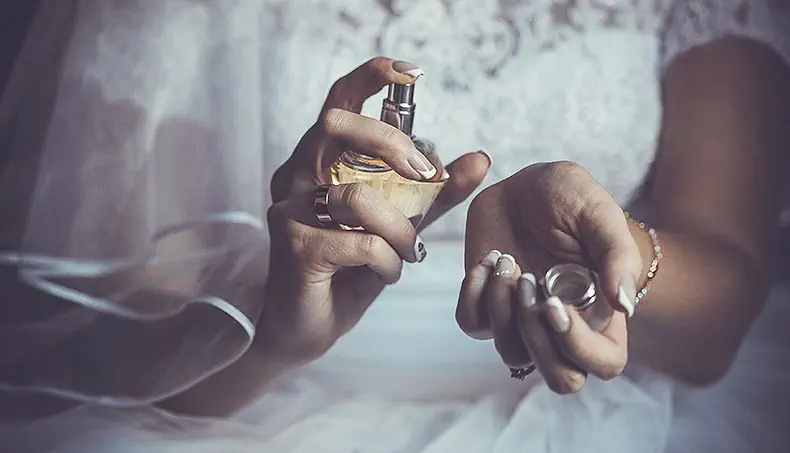 POIGNET, ANNEAU, PARFUM, VOILE DE MARIÉE, MARIÉE