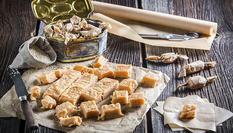 CARAMEL, EMBALLAGE, BOÎTE, CISEAUX, COUTEAU
