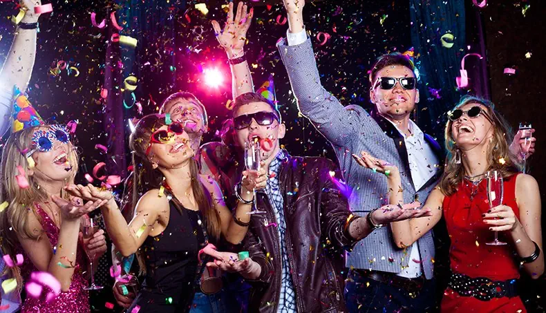 CONFETTIS, SOIRÉE, LUNETTES, VERRE, AMIS