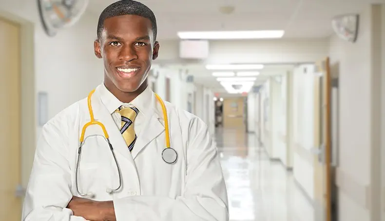 MÉDECIN, STÉTHOSCOPE, CRAVATE, COULOIR, HÔPITAL