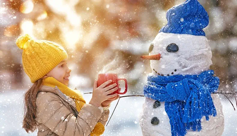 BONHOMME, CHAPEAU, ÉCHARPE, SOURIRE, TASSE