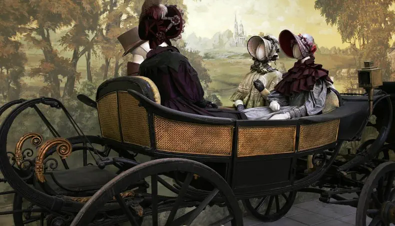CARROSSE, ROUE, CHAPEAU, MANNEQUIN, MANCHE