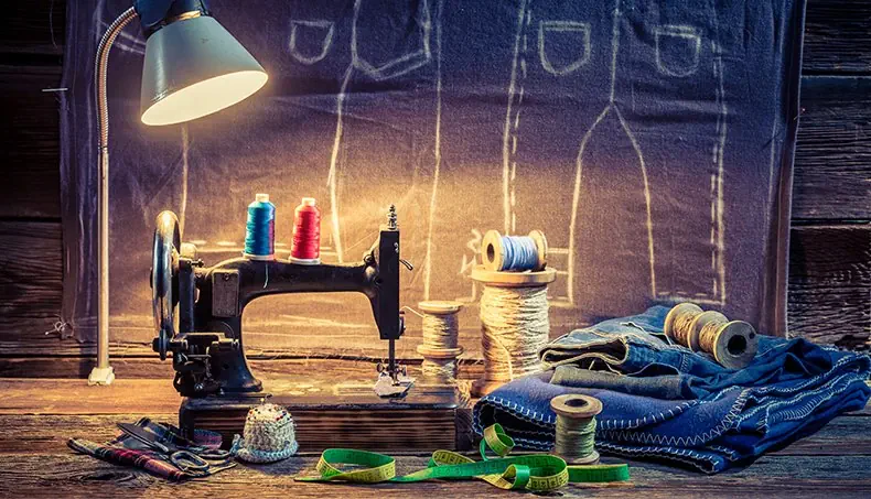 SEWING MACHINE, SEWING, SCISSORS, PINCUSHION, LAMP