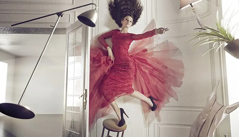STOOL, LEVITATION, NIGHTSHIRT, HAIR, FLOOR LAMP
