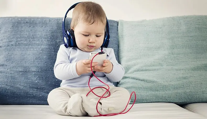 CASQUE, ENFANT, CÂBLE, CANAPÉ, APPAREIL