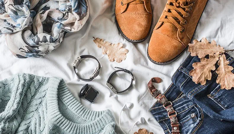 TRICOT, BRACELET, PARFUM, ÉCHARPE, CHÊNE