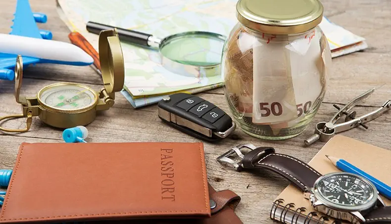 PASSEPORT, MONTRE, BOUSSOLE, AVION, CARTE