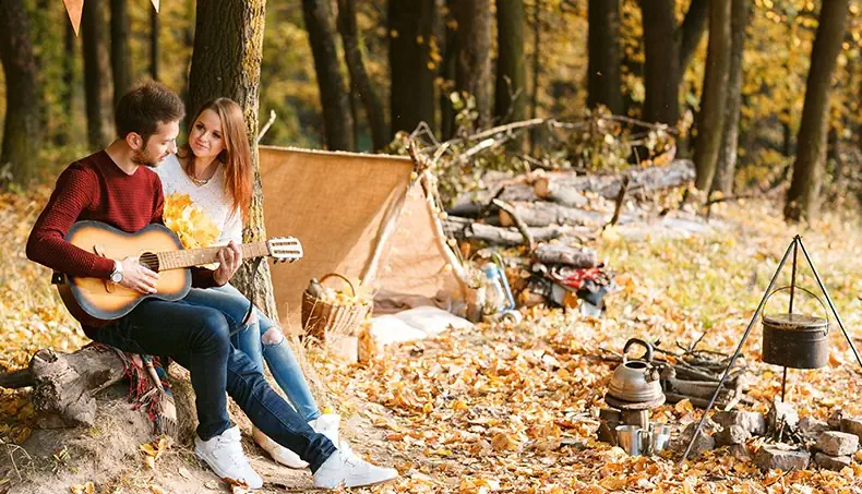 GUITAR, CAMPING, BASKET, KETTLE, HUT