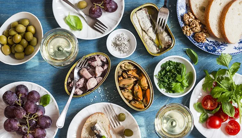 RAÏM, OLIVES, RAÏM, SARDINES, MARISC
