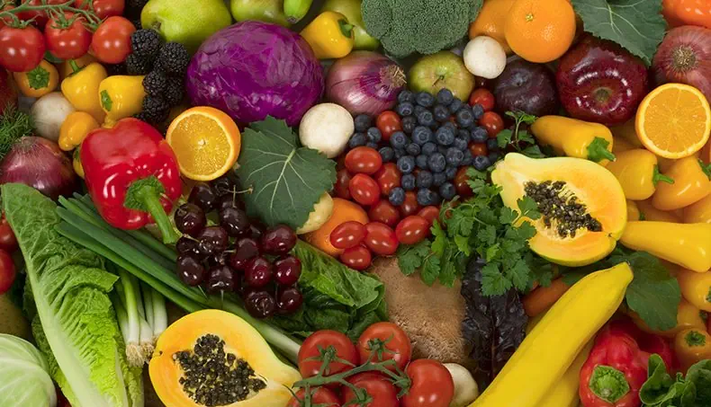 PAPAJA, BANAAN, BOSBES, UI, GROENTEN